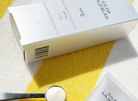 SPF krém a SPF dávkovací lžička 